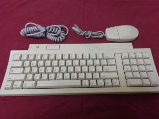 Vintage Apple Keyboard Ii M0487 And Apple Desktop Bus Mouse Ii M2706