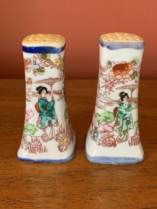 2 Vintage Giesha Geisha Japan Japanese Hand - Painted Salt Pepper Shakers Pair Set