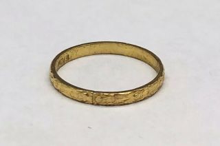 Vintage 10K Yellow Gold Fancy Design Band Baby / Child Ring Size 0.  5 2
