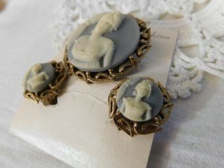Vintage Faux Cameo Framed Brooch Pin and Earrings Set Slate Blue and White 4