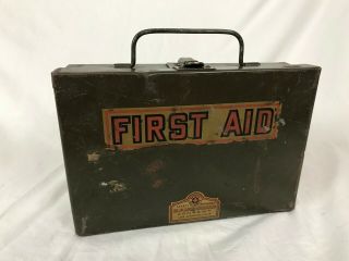 Vintage Military Wwii Ww2 U.  S.  Army Medical Department First Aid Field Kit Box
