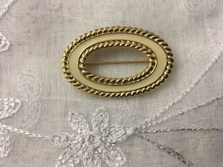 Vintage Monet Signed Cream Enamel Gold Tone Oval Brooch Pin 2