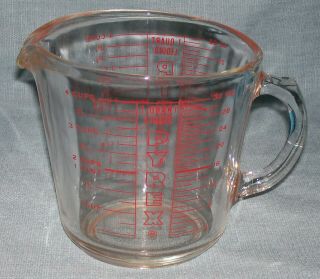 Vintage Pyrex - 4 Cup / 32 Oz Measuring Cup 532 - Red Lettering - D Handle Vguvc