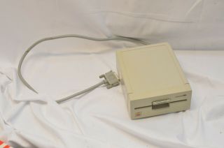 Apple Vintage 5.  25 " External Floppy Drive Model: A9m0107 -