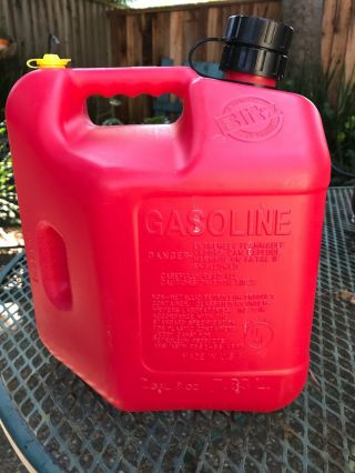 Vintage Blitz 2 Gallon 8 Oz Vented Gas Can 4