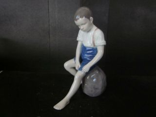Vtg Bing & Grondahl Porcelain Boy Sitting On Stone Figurine 1757 Ipi Signed Hh