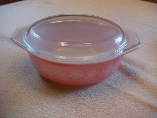 Pyrex Vintage Pink Daisy 1 1/2 Qt.  Oval Baking Dish With Lid,  043