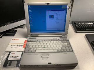 Toshiba Tecra 520cdt Vintage Laptop Bundle (screen Issue)