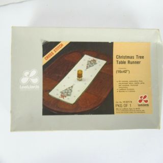 Vintage Lee Wards Christmas Tree Table Runner 16 " X 42 " Needlework Cross Stitch