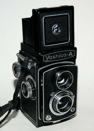 Vintage Yashica - A Tlr 120 Film Camera W/80mm F3.  5 Lens See Photos
