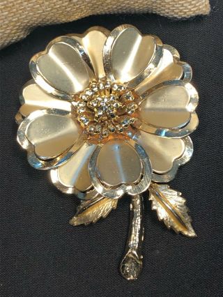 Vintage Pin Brooch Large Shiny Gold Daisy Flower 70’s With Stem 3” X 2 1/4”