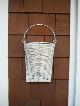 Vintage Yard Art Hanging Woven Metal Basket Planter Shabby Chic White Rattan