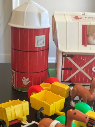 Vintage Fisher Price 1986 Barn And Silo 2501 Little People Animals Farm 26 Pc 3