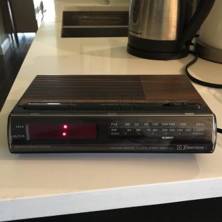 Emerson RED5520 Digital AM/FM Alarm Clock Radio - Compact Size Vintage 2