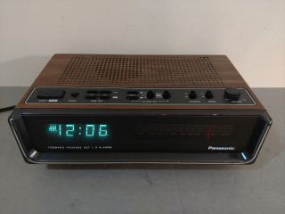 Vintage Panasonic Dual Alarm Date Digital Wood Grain Clock Radio Model Rc - 95