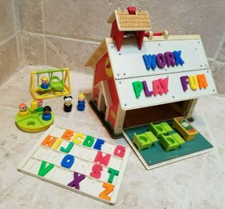 1971 Vintage Fisher Price Little People Play Family School House Model 923