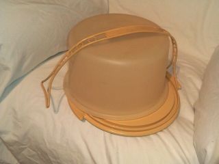 Vintage Tupperware Cake Taker Container/carrier.  Handle.  (683 - 2/684 - 7)