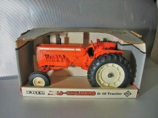 Vintage 1990 Ertl Allis Chalmers D - 19 Farm Tractor 1/16 Scale Never Played With