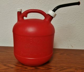 VINTAGE EAGLE 2.  5 GAL.  ROUND VENTED GAS CAN/WITH POUR SPOUT No.  PG - 3 - 2