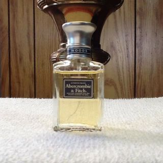 Mens Vintage Authentic Abercrombie & Fitch.  65 Oz Woods Cologne Spray 90 Full