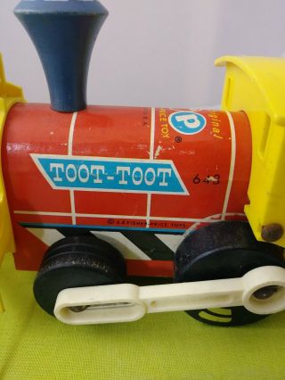 Vintage 1964 Fisher Price 643 Toot Toot Train /Engine pull toy 2