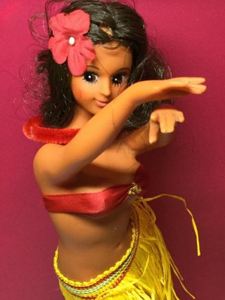 Vintage 1983 Marue & Gertz Hawaiian Hula Girl Doll Figure