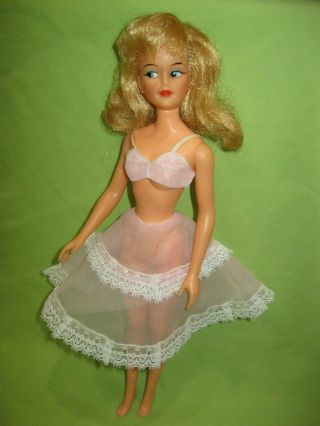 Ideal Vintage 1965 Tammy Glamour Misty 12 " Pale Blonde Fashion Doll In Underwear