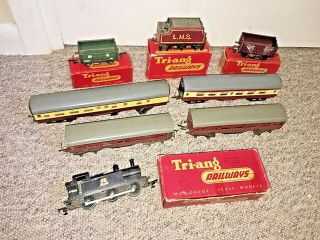 VINTAGE TRIANG HORNBY OO GAUGE ELECTRIC LOCO R52 0 - 6 - 0 BOXED,  WAGONS & COACHES 2