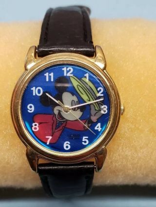 Vintage Lorus Mickey Mouse Watch With Hat Vintage V501 - 0139 Battery