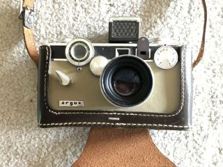 Vintage Argus C - 3 35 Mm Camera With Brown Leather Case