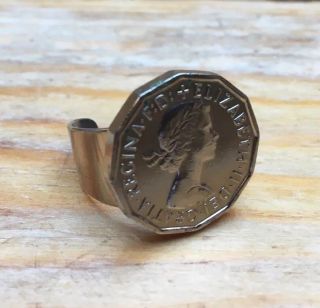 Vintage Coin Design Ring/retro Gold Tone/sovereign Style Ring/kitsch/adjustable