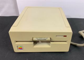 Apple Vintage 5.  25 " External Floppy Disk Drive Model: A9m0107 Ii Iigs Mac