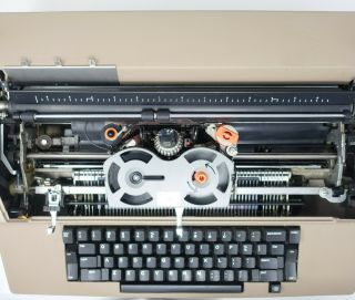 Vintage IBM Selectric III Self Correcting Business Typewriter Tan 1981 3