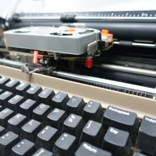 Vintage IBM Selectric III Self Correcting Business Typewriter Tan 1981 4