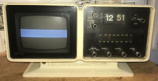 Vintage 1974 Rca Portable 5 " Tv As - 059 - Y Am/fm Radio Flip - Numbers Alarm Clock