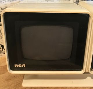 Vintage 1974 RCA Portable 5 