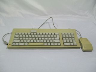 Vintage Apple Macintosh Keyboard M0116 And Mouse A9m0331