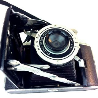 Vintage Eastman Kodak Tourist Camera Kodet 86mm f/12.  5 Lens Flash Kodon Shutter 2