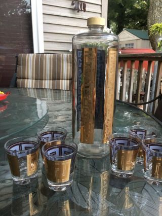 Vintage Mid Century Liquor Decanter And 6 Matching Shot Glasses.