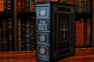 Easton Press The Holy Bible Rembrandt Family Bible Like