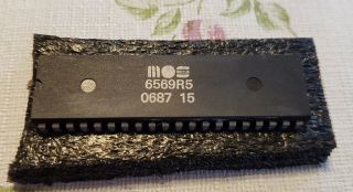 Mos 6569 R5 Vic Chip,  For Commodore 64,  And,  Part.  Exrare