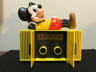 Vintage Mickey Mouse Transistor Radio A.  M.  Battery Operated - Well