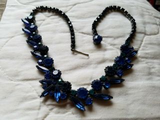 Vintage Weiss Dark Blue And Green Rhinestone Necklace 15 " Long