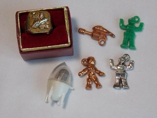 Vtg Space Related Gumball Prizes Charms Astronauts,  Ray Gun,  Space Ship,  Ring