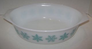 Vintage Pyrex White Turquoise Blue Snowflake Casserole Dish 2 1/2 Qt