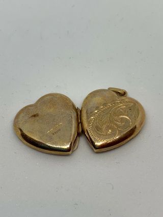 Vintage 9 Carat Gold Heart Shape Locket Leaf Swirl Design Front Holds 2 Photos