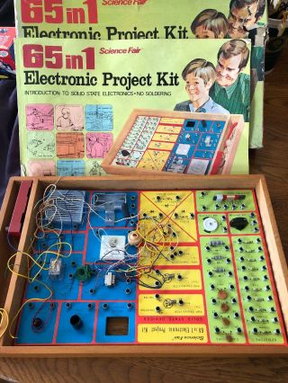 Science Fair 65 In 1 Electronic Project Kit - From 1972 - Vintage Radio Shack