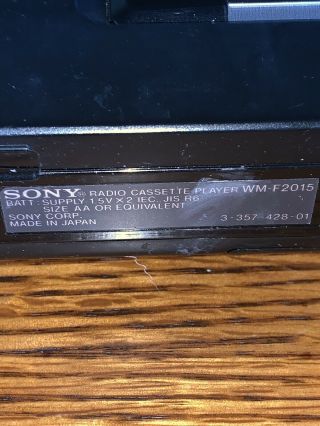 Vintage Sony WM - F2015 Stereo AM\FM Cassette Walkman Not Parts/Repair 2