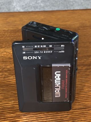Vintage Sony WM - F2015 Stereo AM\FM Cassette Walkman Not Parts/Repair 5