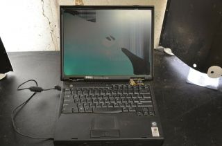Dell Inspiron 7500 Model Ppi Laptop Pentium Iii Bad Screen